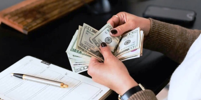 Gaji Nggak Cukup Tambah Passive Income dari Rumah dengan Cara Ini